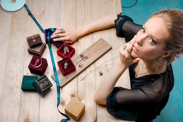 Why Choose Customized Jewelry Over Ready-Made Options? - Customcuff