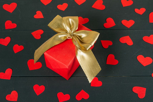 Special Gifts for Couples: From Cozy Nights In to Grand Adventures Out